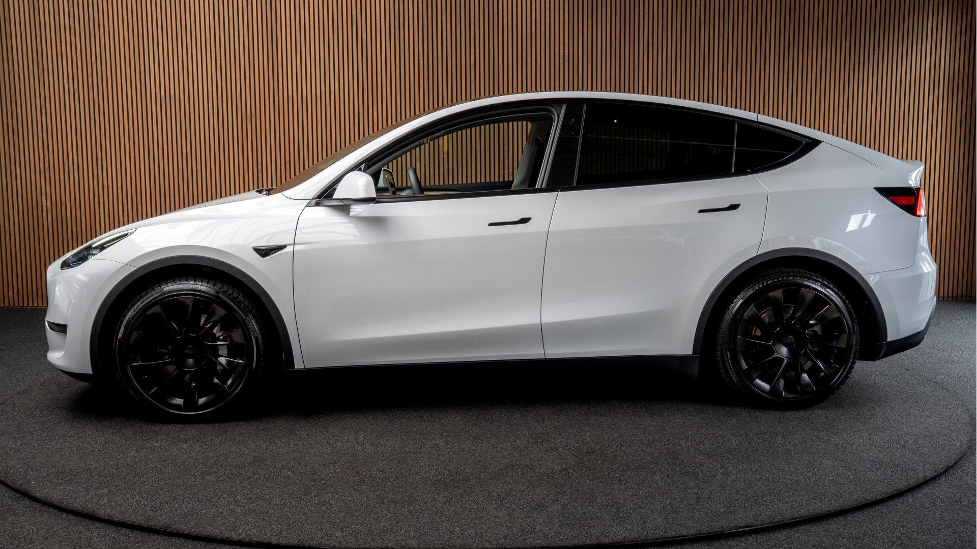 Foto 2 van Tesla Model Y SOH: 95,8% Navi 360 Leder ACC Autopilot PDC