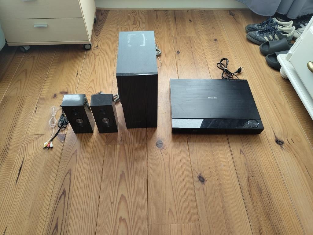 Samsung HT-C5200 Blu-ray Home Cinema Set (2.1), 2.1-systeem, Blu-ray-speler, 70 watt of meer, Zo goed als nieuw
