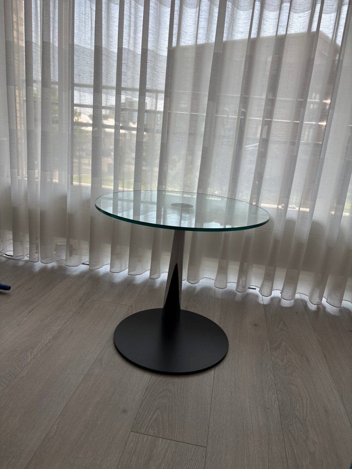 Naos bijzettafel designer, Ophalen