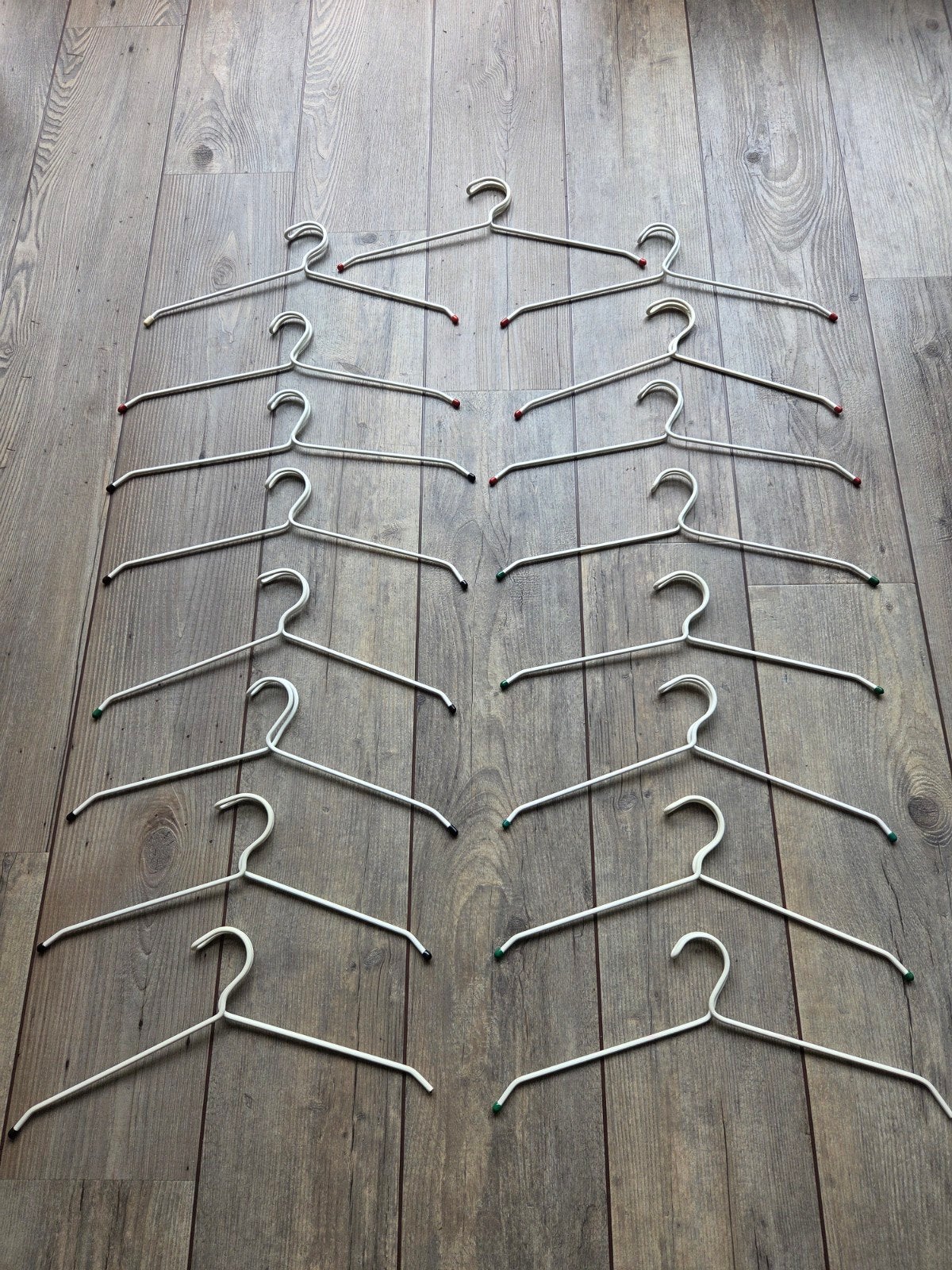 Tomado vintage kleerhangers 17 stuks, Ophalen of Verzenden, Gebruikt, Kunststof, Volwassenen