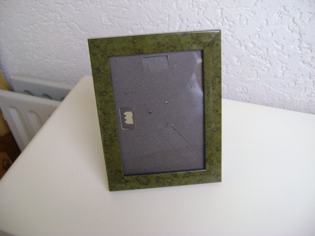 groen met zwarte fotolijst voor 13x18 foto staan en hangen, Audio, Tv en Foto, Fotografie | Fotolijsten, Groen, Nieuw, Standaard fotolijst