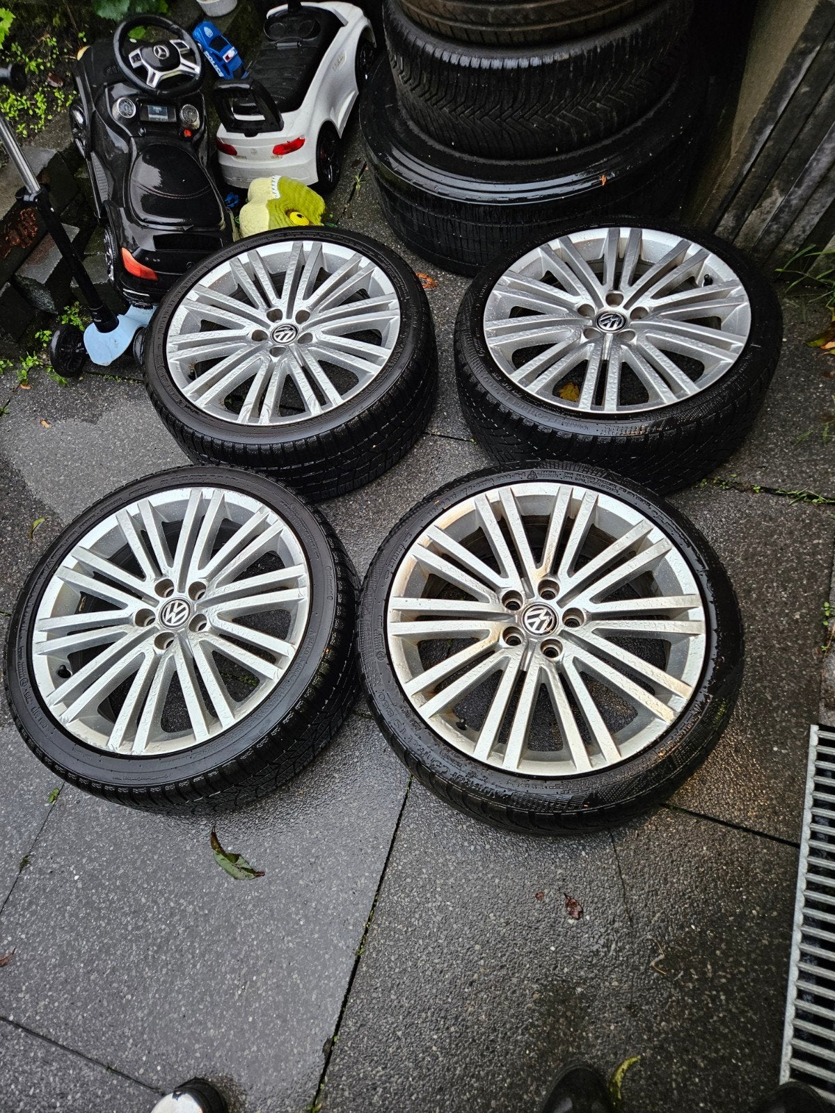 Volkswagen velgen met banden - 17 inch  gt velgen, Ophalen of Verzenden, Gebruikt
