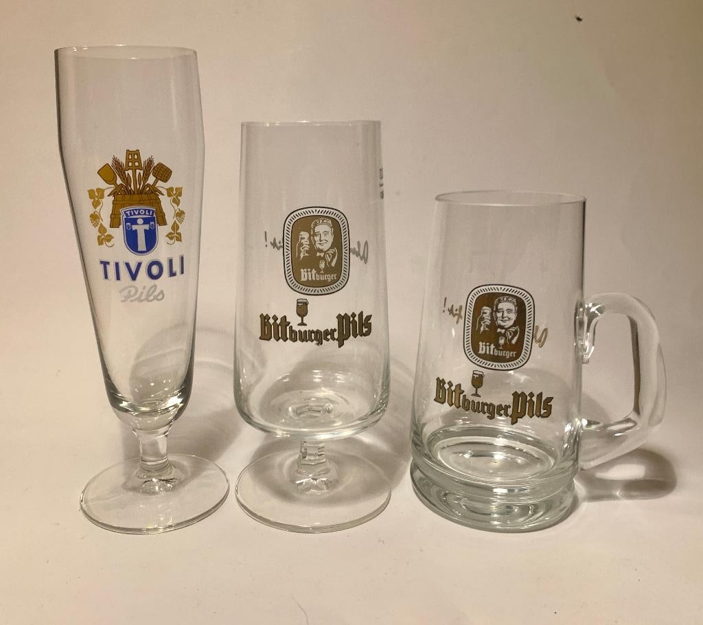 3 Bierglazen: Tivoli Pils & Bitburger Pils bierglas glas, Ophalen of Verzenden, Zo goed als nieuw, Glas of Glazen, Overige merken