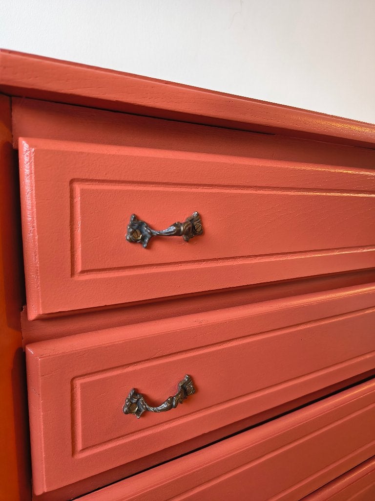 Koraal roze ladekast / Vintage dressoir, Zo goed als nieuw, 3 of 4 laden, Onbekend, 25 tot 50 cm