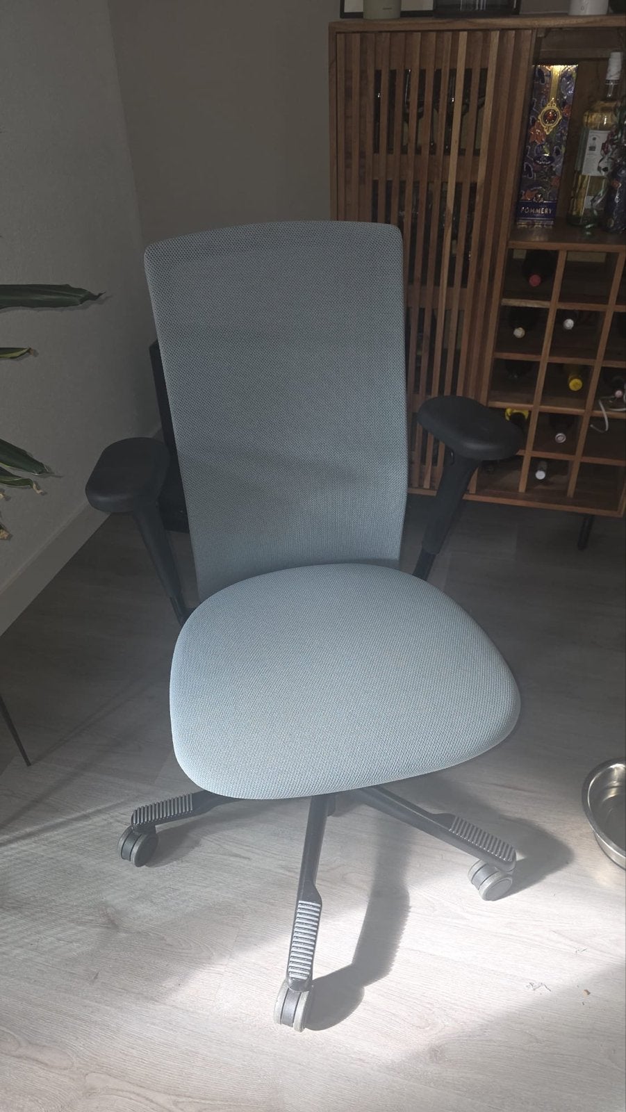 Ergonomische Bureaustoel - Hag futu mesh, Ophalen, Blauw, Zo goed als nieuw, Bureaustoel