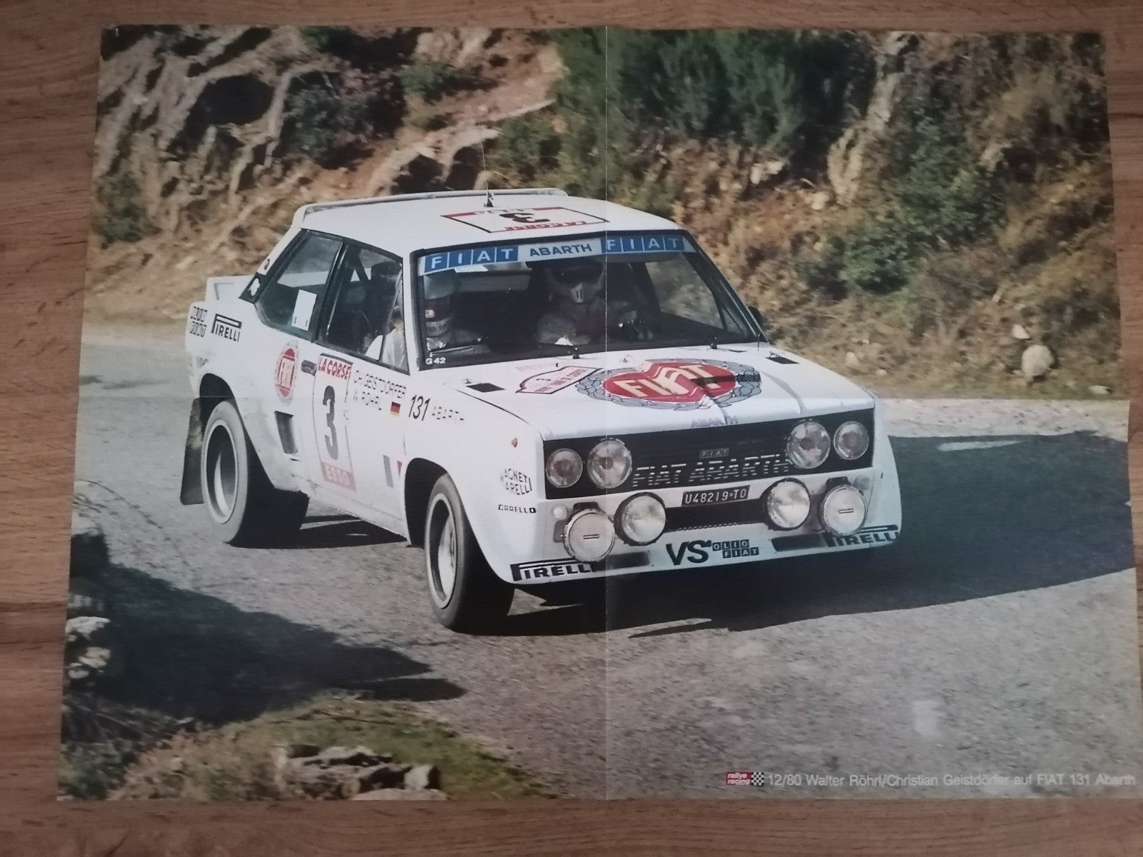 Fiat 131 Abarth Rallye poster - Walter Röhrl 1980, Ophalen of Verzenden, Zo goed als nieuw, Walter Röhrl / Christian Geistdörfer