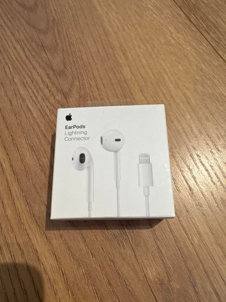 Apple EarPods met Lightning Connector - Nieuw in doos, Telecommunicatie, Mobiele telefoons | Oordopjes, Nieuw, In gehoorgang (in-ear)