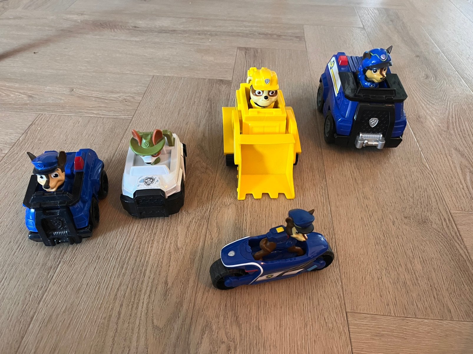 Paw patrol speelgoed voortuigen, Ophalen, Zo goed als nieuw