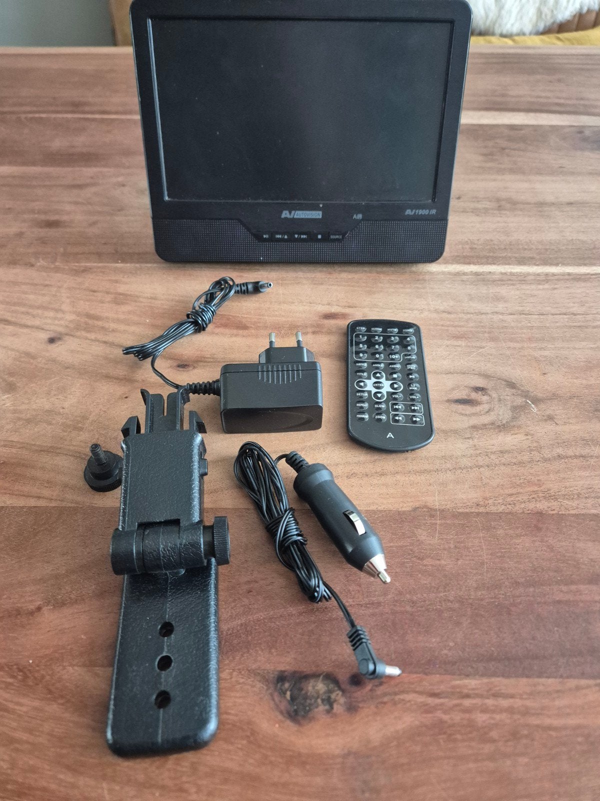 2x Autovision AV1900IR draagbare DVD-speler met accessoires, Zo goed als nieuw, Minder dan 40 cm, Ophalen, Overige merken
