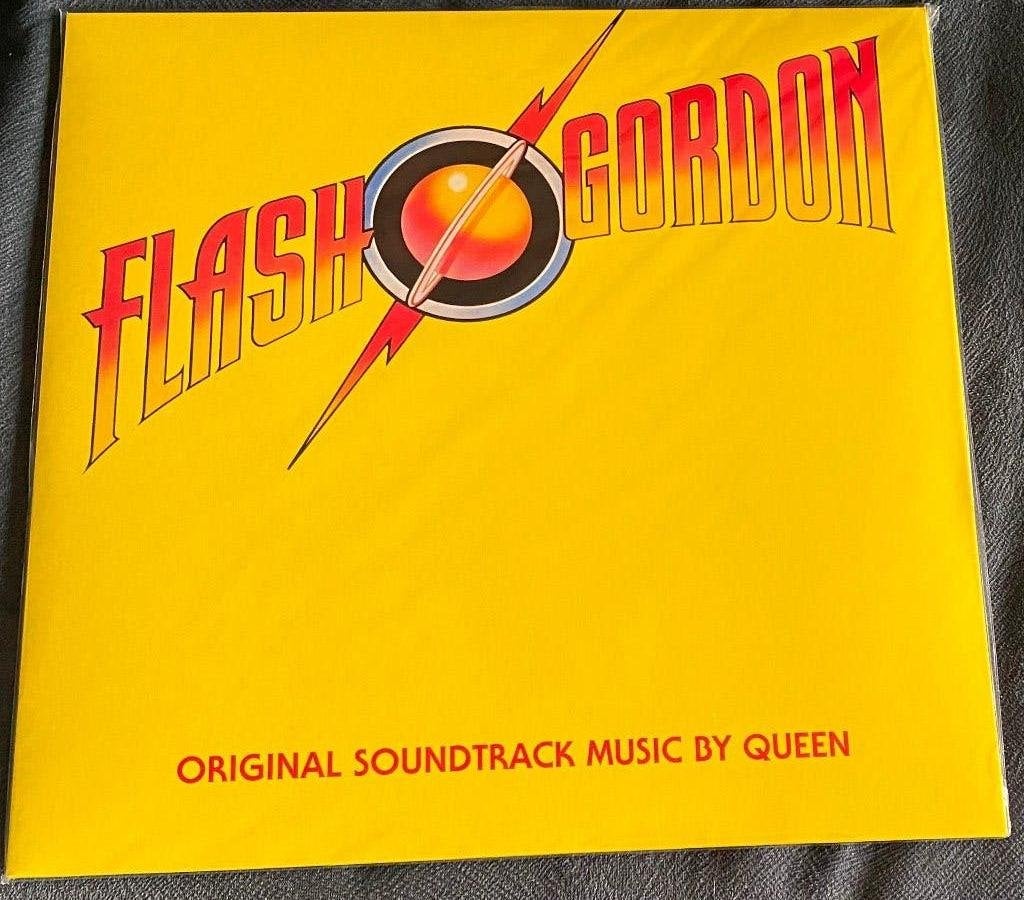 LP - Queen : Flash Gordon (Yellow Vinyl) Nieuw in Plastic *, Ophalen, LP, Film en Theater, 12 inch