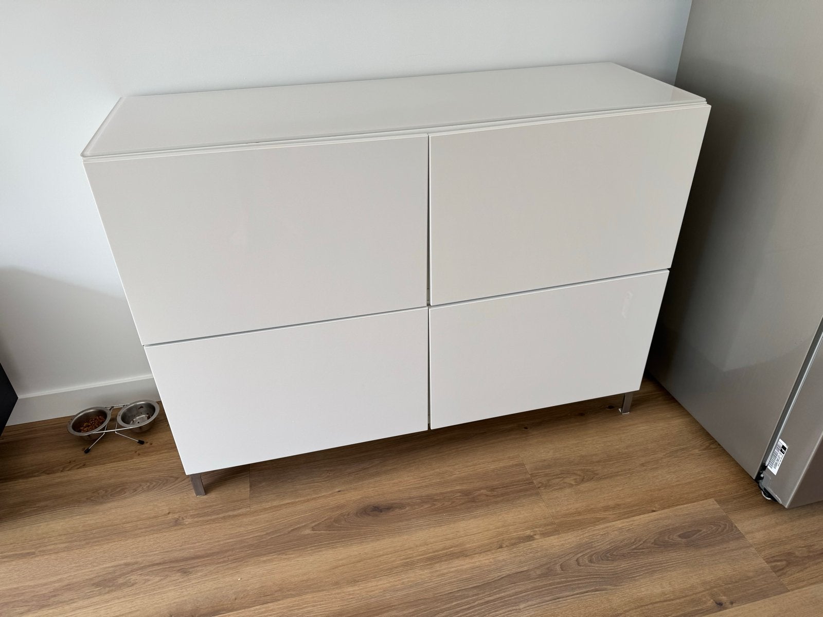 IKEA lage kast met glazen blad - Wit, Ophalen of Verzenden, Gebruikt