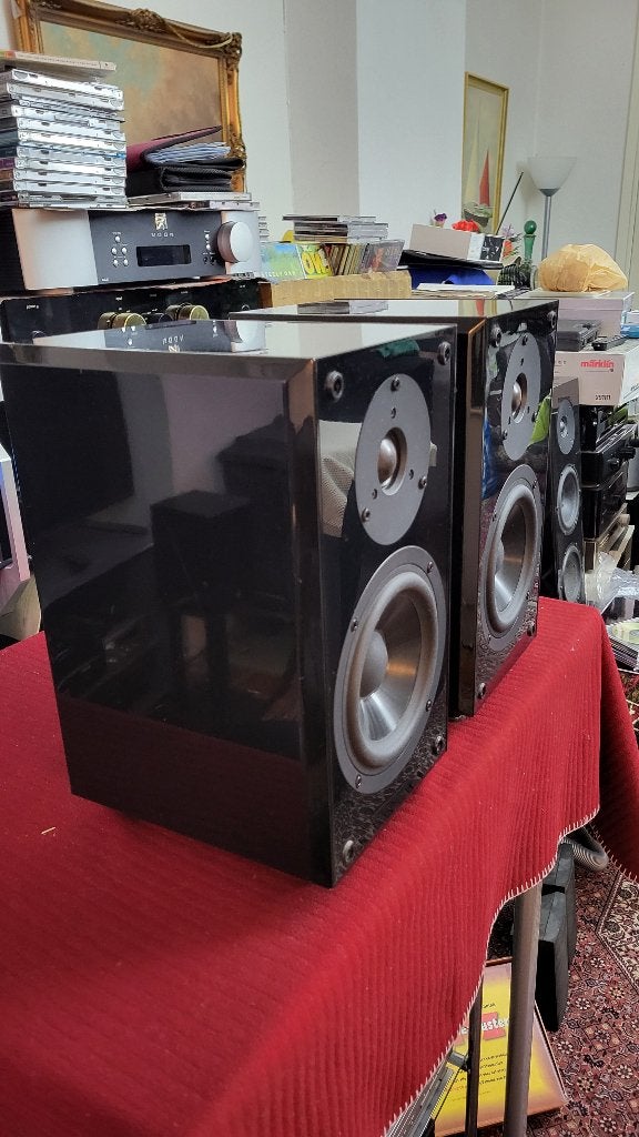 Nieuwstaat Pianolak YAMAHA NXE200 zwart, Stereo speakers, Zo goed als nieuw, 60 tot 120 watt, Basreflex
