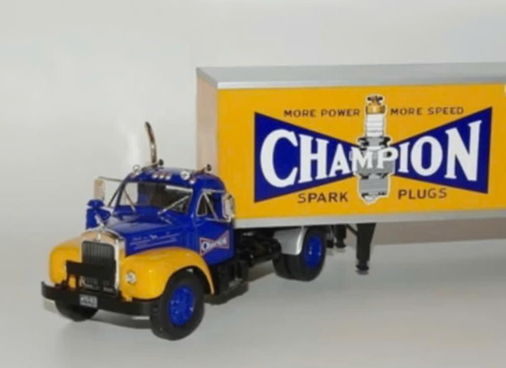 Mack B 61 T 1956 CHAMPION schaal 1/43 serie USA TRUCKS # 36