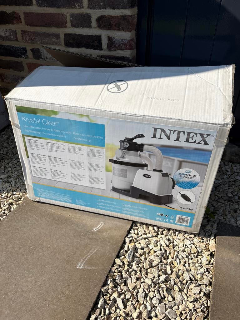 Zwembad pomp Intex Krystal Clear Zandfilterpomp 4 m³/uur, Tuin en Terras, Zwembad-toebehoren, Ophalen, Zo goed als nieuw, Zwembadpomp