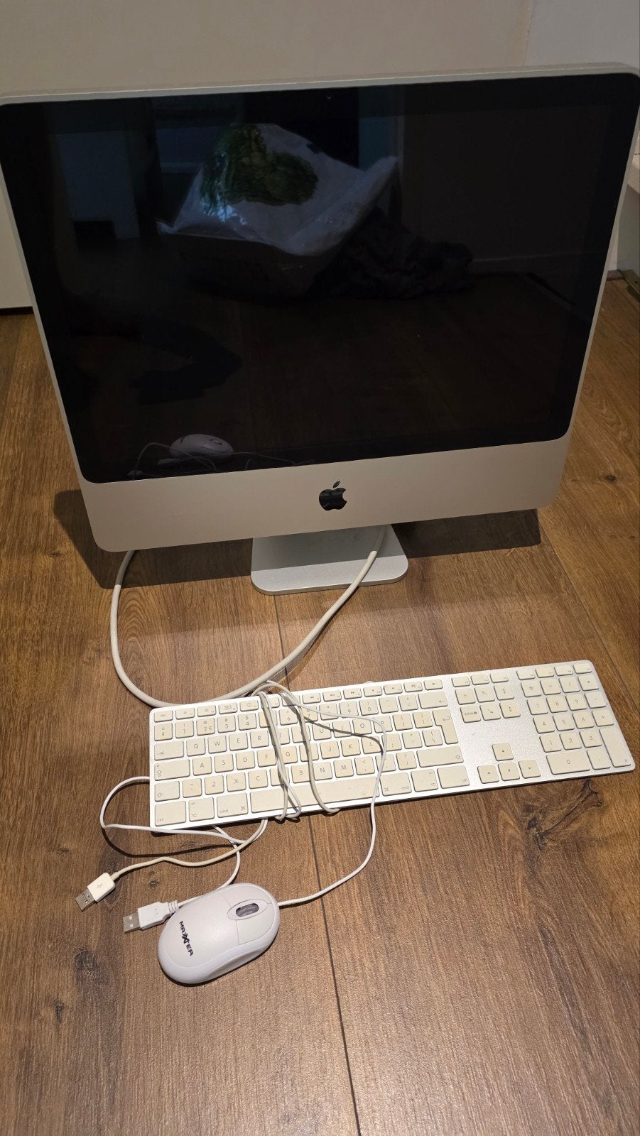 Apple iMac Desktop Computer met Toetsenbord en Muis, Computers en Software, Ophalen, Gebruikt, Minder dan 4 GB, IMac