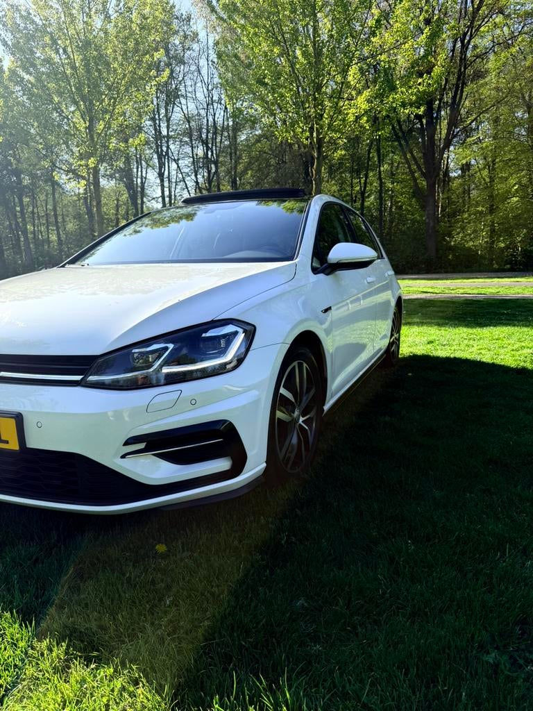 Volkswagen Golf 1.5 TSI 150pk DSG R-Line | 2019 |Panoramadak, Auto's, Volkswagen, 1498 cc, Zwart, Startonderbreker, Alcantara