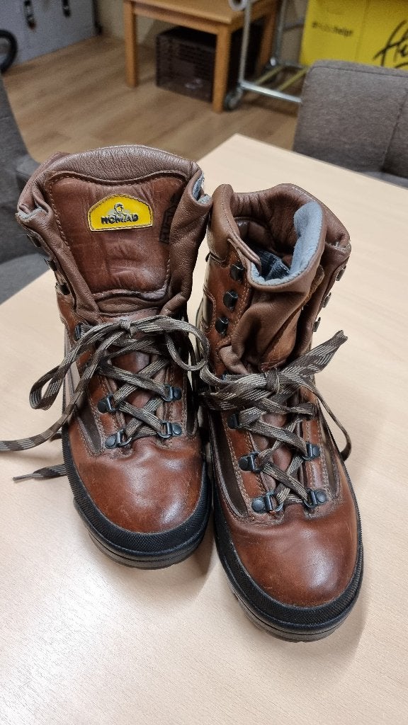 BERGSCHOENEN van Nomad maat 44 - WD014, Sport en Fitness, Bergsport en Wandelen, Waddinxveen, Gebruikt, Schoenen, Ophalen of Verzenden