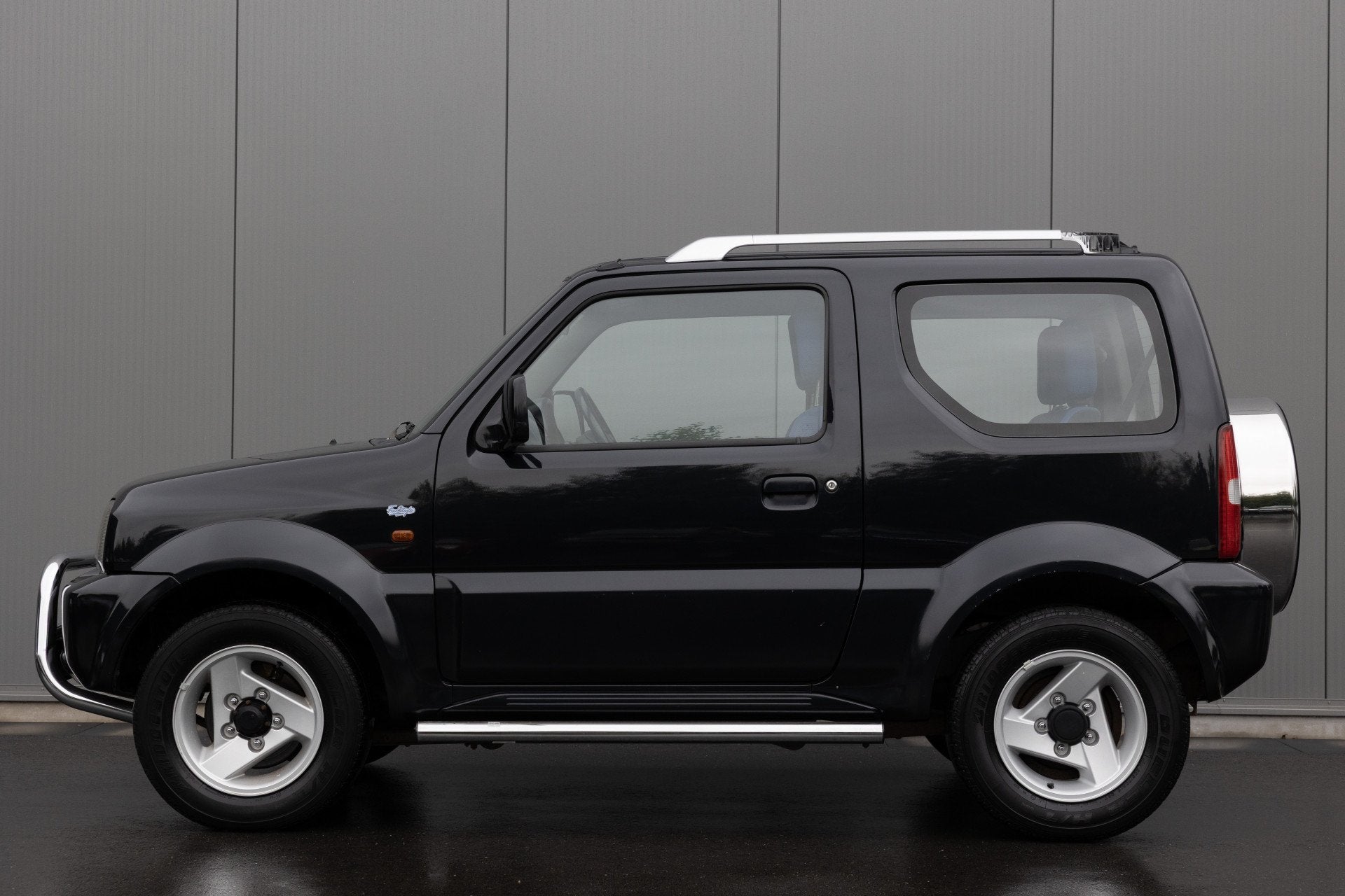 Suzuki Jimny 1.3 | AWD 4X4 | AIRCO | NL-AUTO (bj 2003), 13 km/l, Stof, Zwart, Zwart