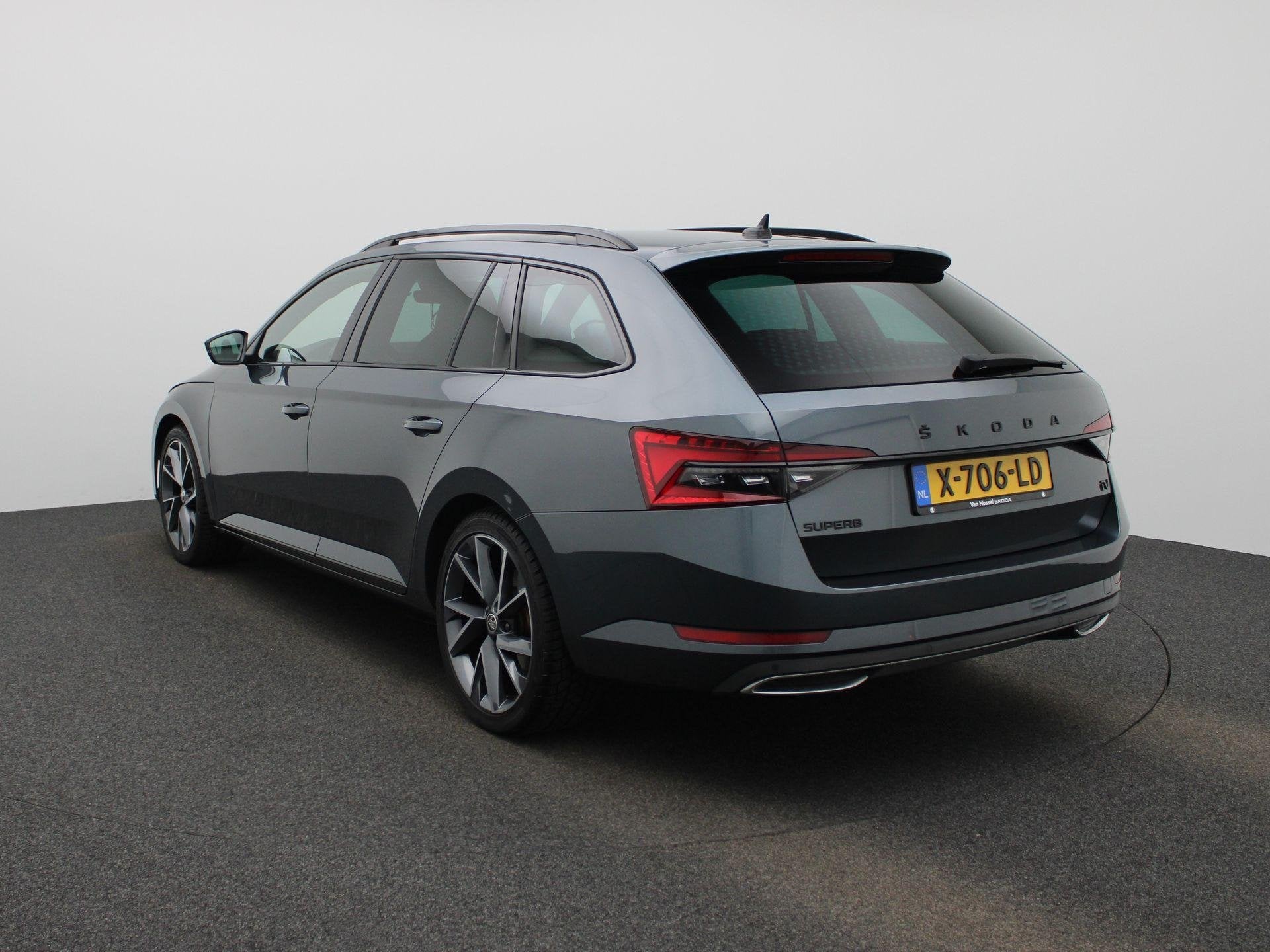 Skoda Superb Combi 1.4 TSI iV Sportline Business | Automaat, Auto's, Gebruikt, 4 cilinders, 13 kWh, 102 €/maand
