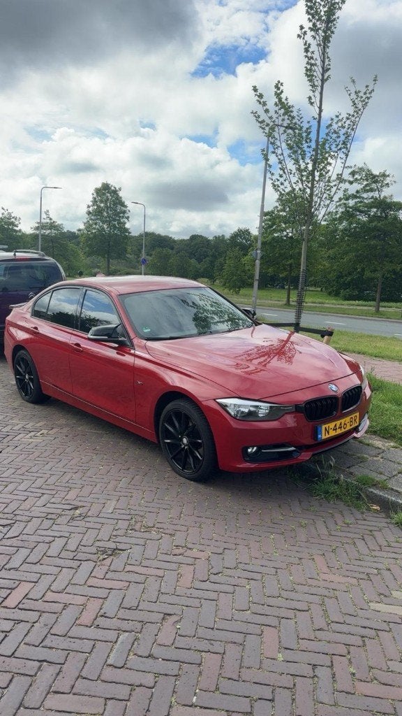BMW 3-Serie 320i 184pk 2012 Rood, Auto's, BMW, 183 pk, Zwart, 4 cilinders, USB