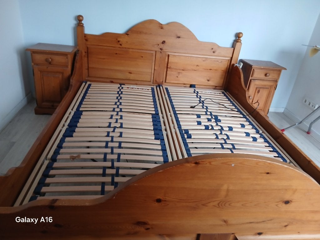 Massief houten tweepersoonsbed met lattenbodems, Huis en Inrichting, Ophalen, Bruin, Tweepersoons, 200 cm
