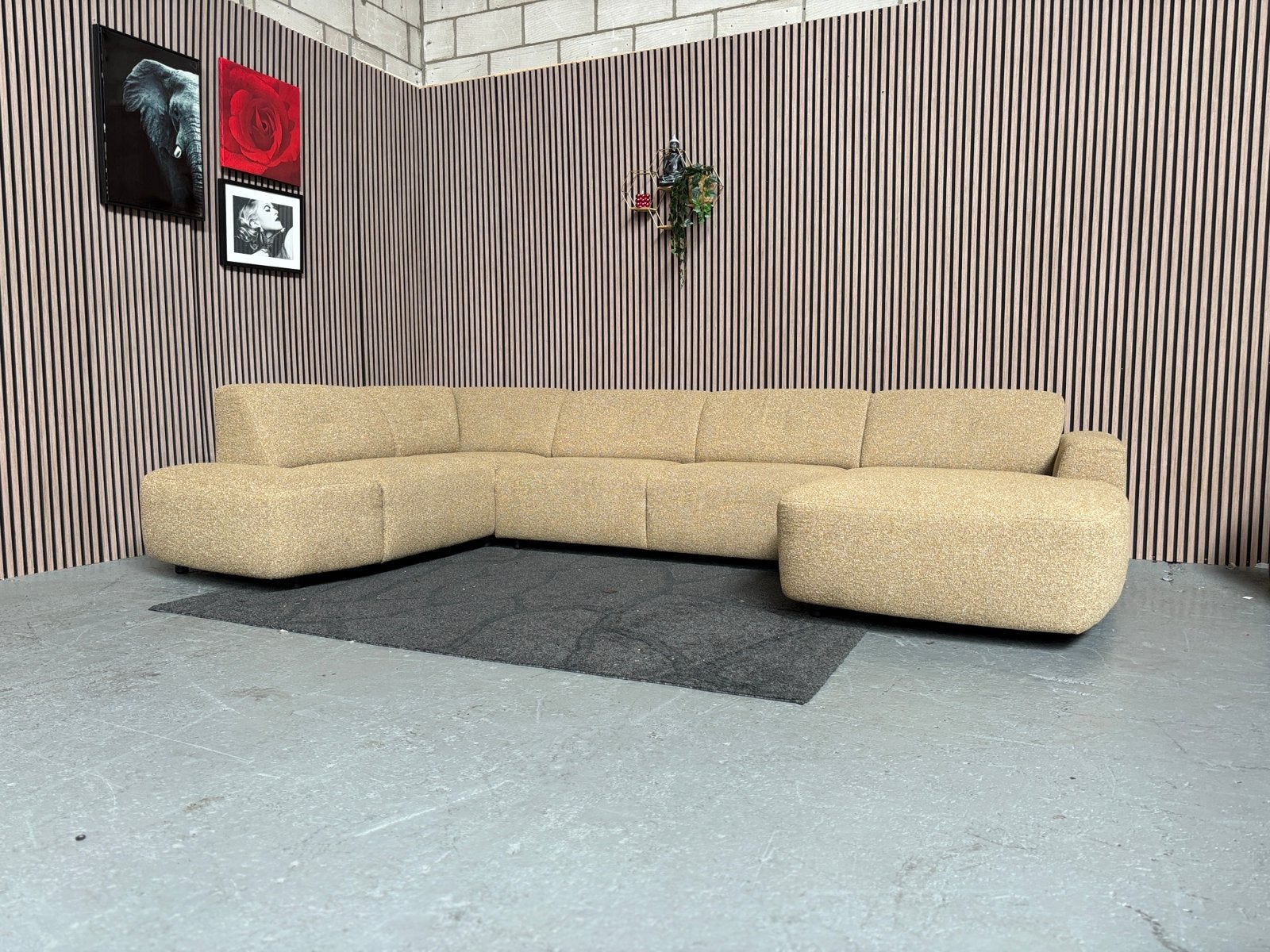 GRATIS LEVERING Montel Mova U-Bank 357x220x180 NIEUW