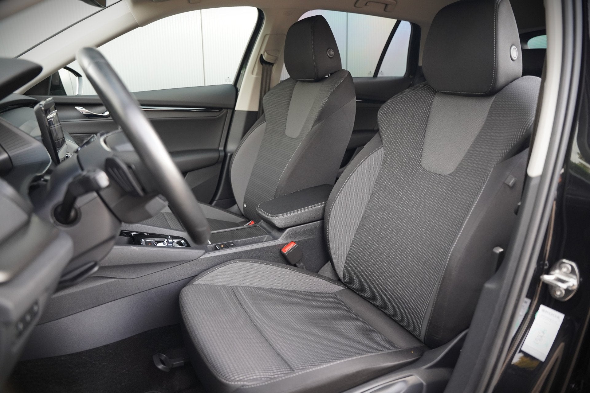 Skoda Octavia Combi 1.4 TSI iV PHEV Business Edition | Stuur, Auto's, Dealer onderhouden, Stof, Gebruikt, 4 cilinders
