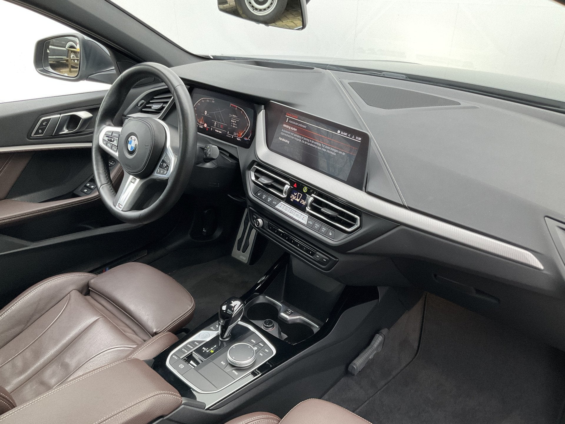 BMW 1-serie 120i M-Sport Automaat Pano.dak Leer Stoel/Stuurv, Auto's, 730 kg, Gebruikt, Euro 6, 4 cilinders