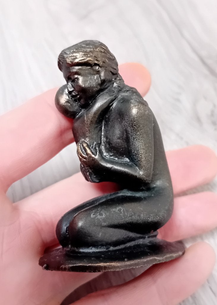 Corry Ammerlaan - Sculptuur “ Moeder en kind “, Verzenden