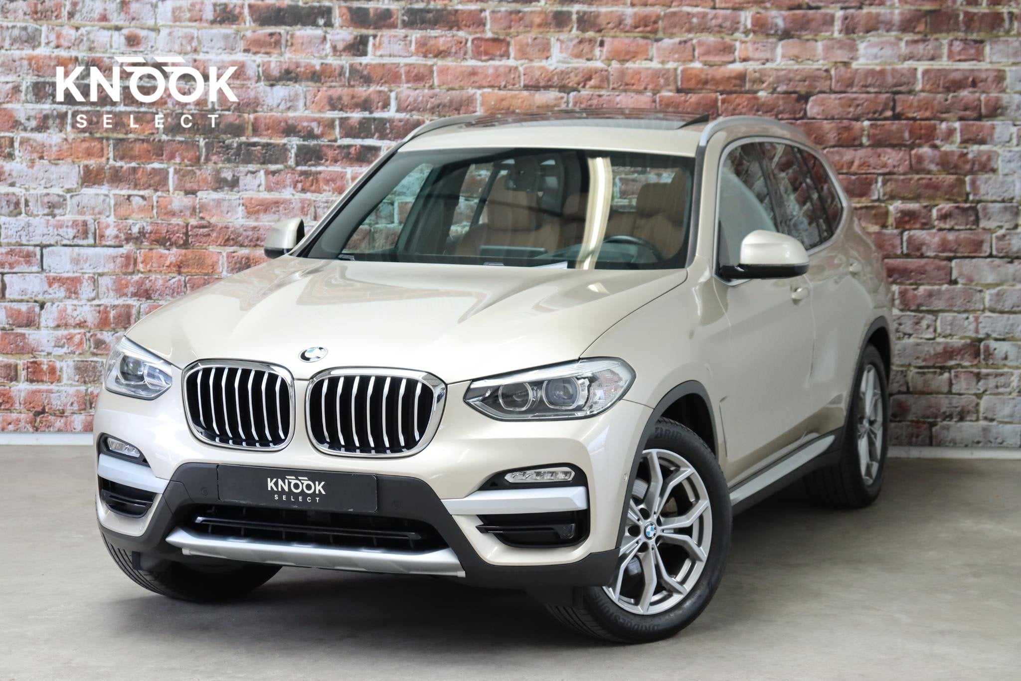 BMW X3 xDrive20i High Executive xLine Automaat / Navigatie P, Auto's, 1998 cc, Gebruikt, 4 cilinders, 2000 kg