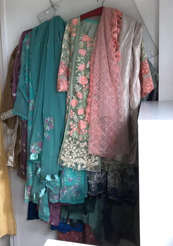 Pr. Indiase kleding (12x div maten) en bijbeh.dvd (24), Ophalen of Verzenden, Onbekend, Onbekend, Onbekend
