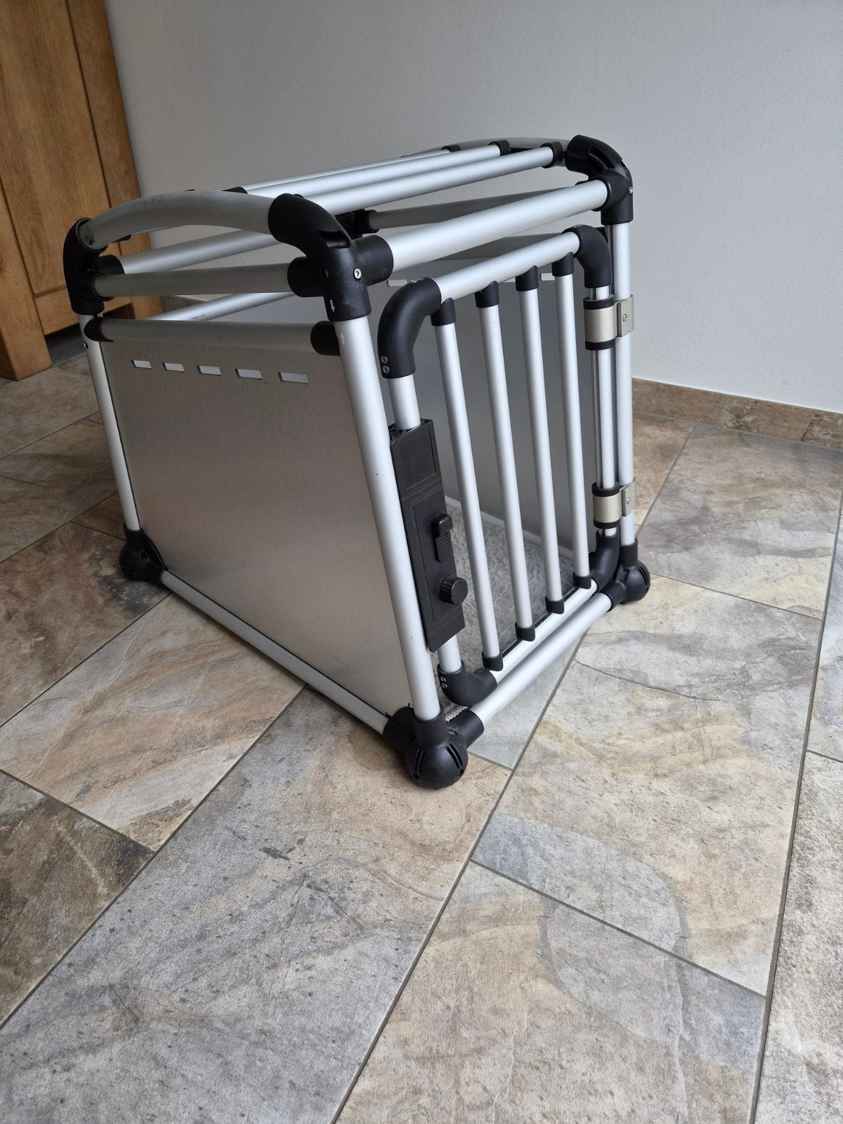 Nomad Tales Spirit Hondenbox Maat S: B 53 x T 68 x H 61 cm, Ophalen, Zo goed als nieuw