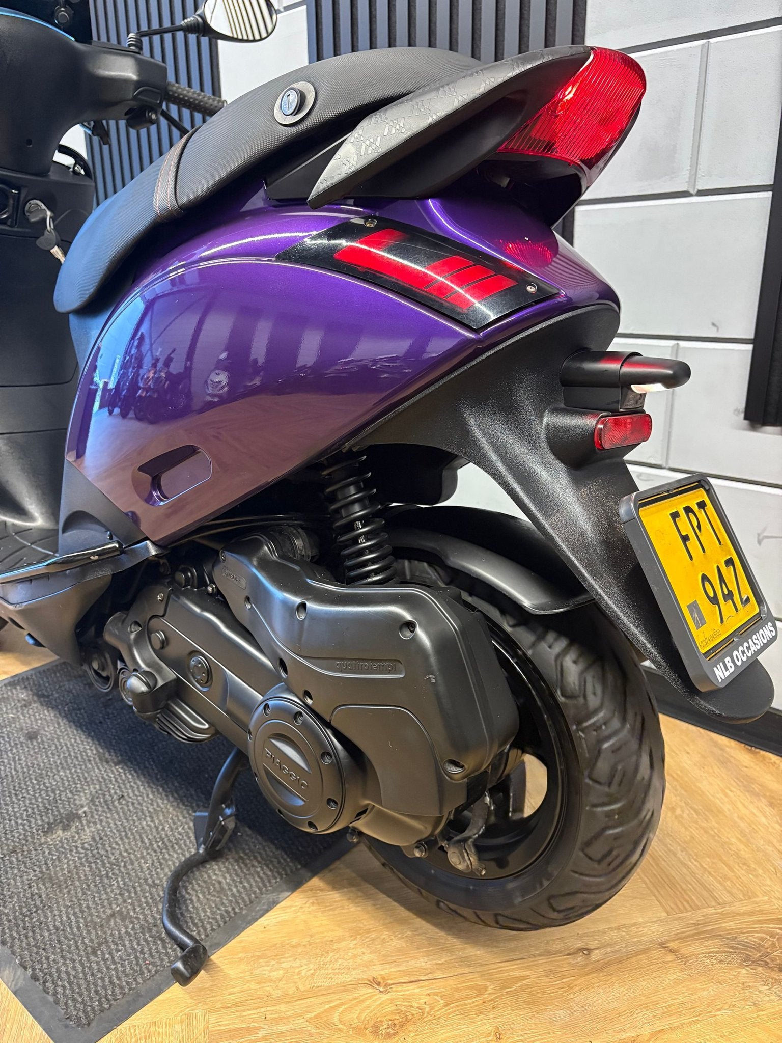 Foto 5 van PIAGGIO ZIP 4T 3V BROM 2023 FULL OPTION CANDY PURPLE