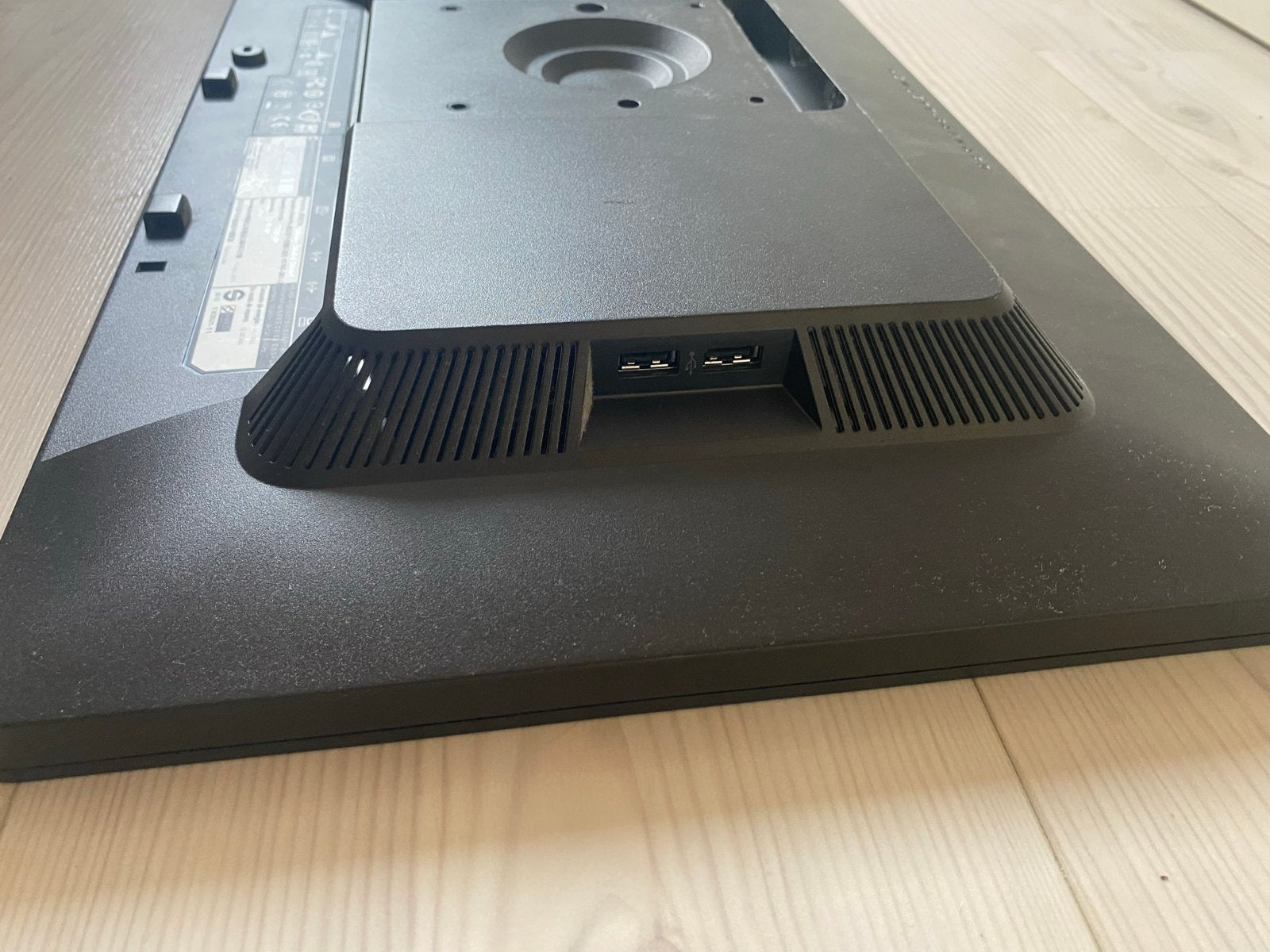 HP EliteDisplay E201 en E221 Beeldschermen (20 en 22 inch), Computers en Software, Monitoren, Ophalen, Gebruikt, IPS, In hoogte verstelbaar