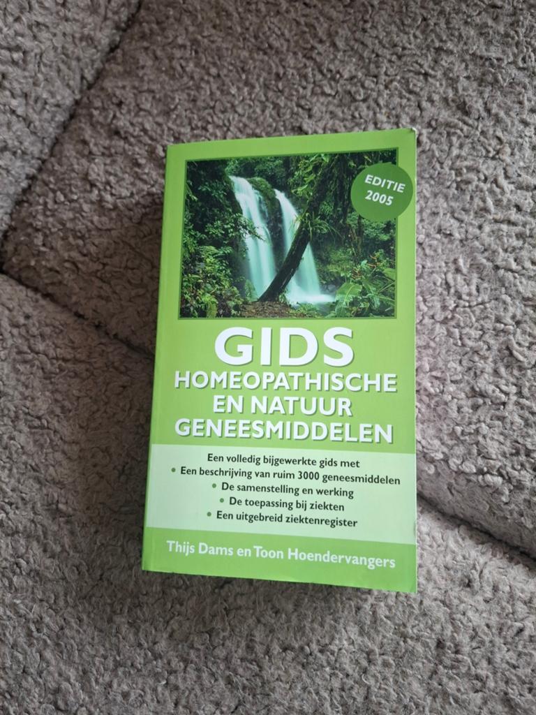 Thijs Dams - gids homeopathische en natuurgeneesmiddelen2005, Ophalen of Verzenden, Zo goed als nieuw, T. Dams; T. Hoendervangers