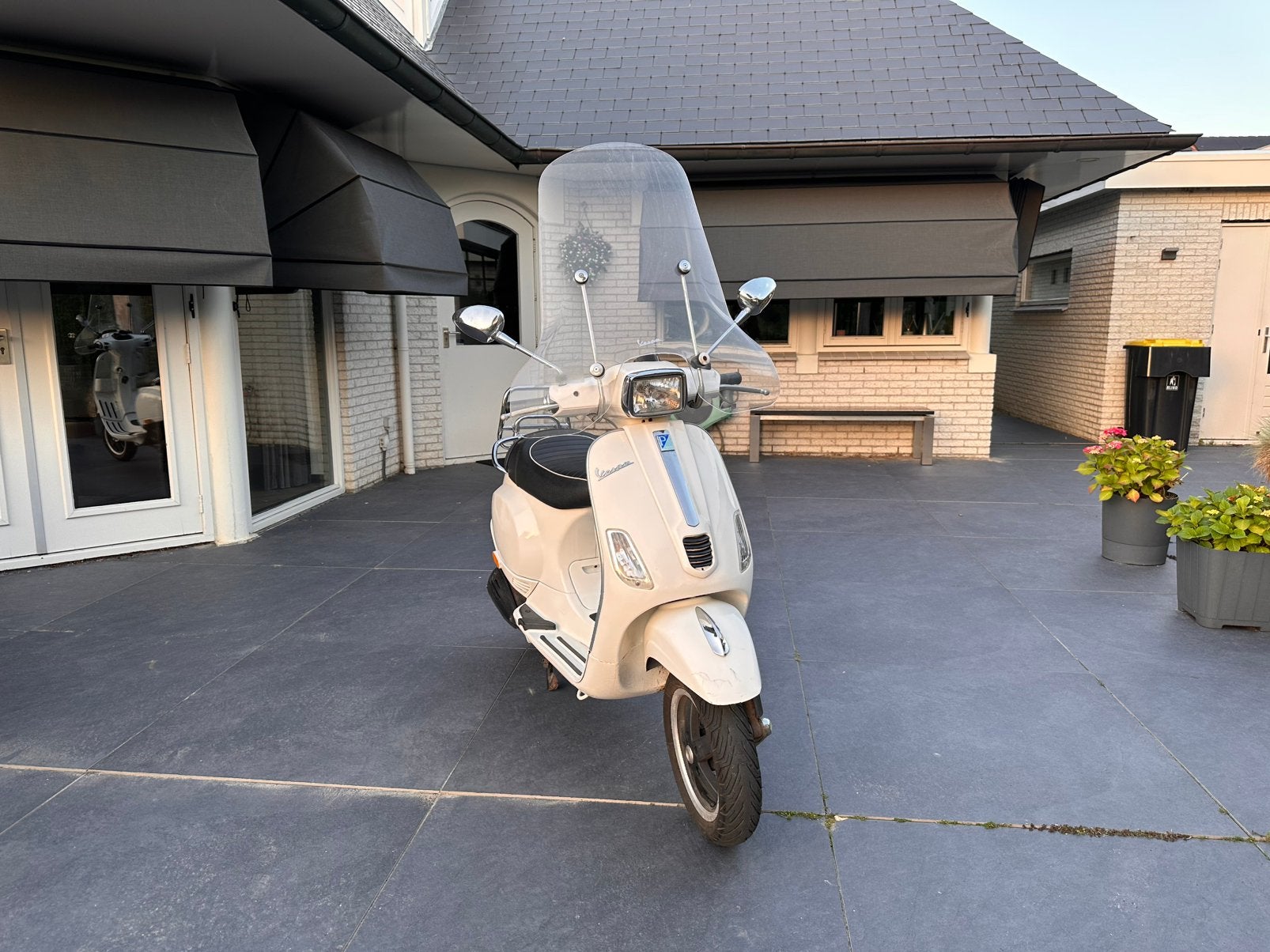 Vespa LX50 Touring | 2012 | Wit | Windscherm, Fietsen en Brommers, Scooters | Overige merken, Ophalen, Tweetakt, Gebruikt, Maximaal 45 km/u