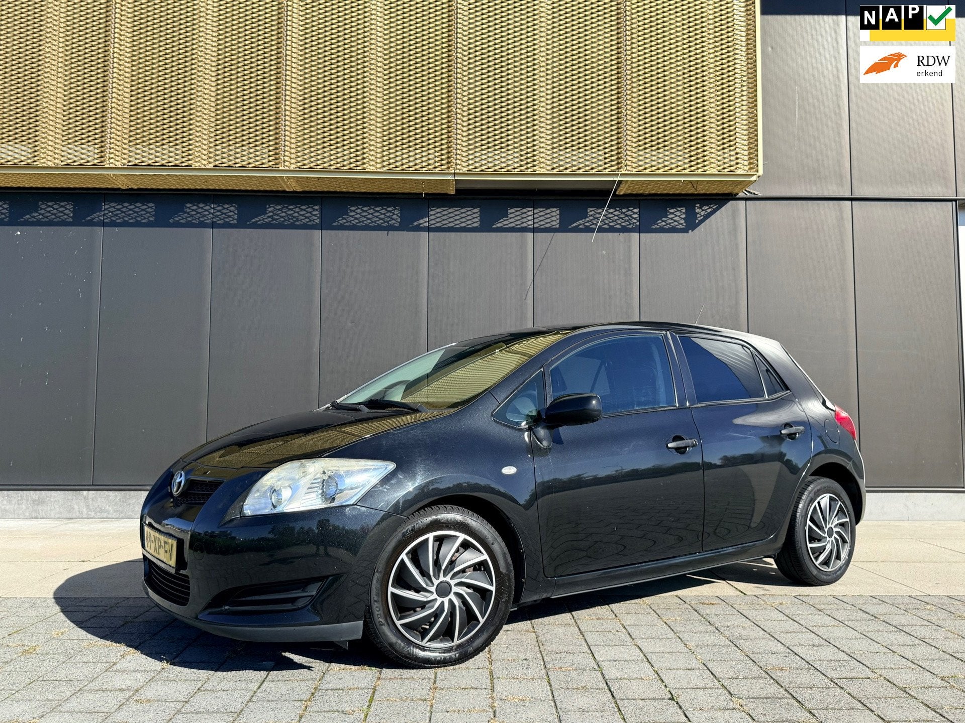 Toyota Auris 1.6-16V Terra | Carplay | Airco | Navi | Elektr, Voorwielaandrijving, Gebruikt, Zwart, 4 cilinders