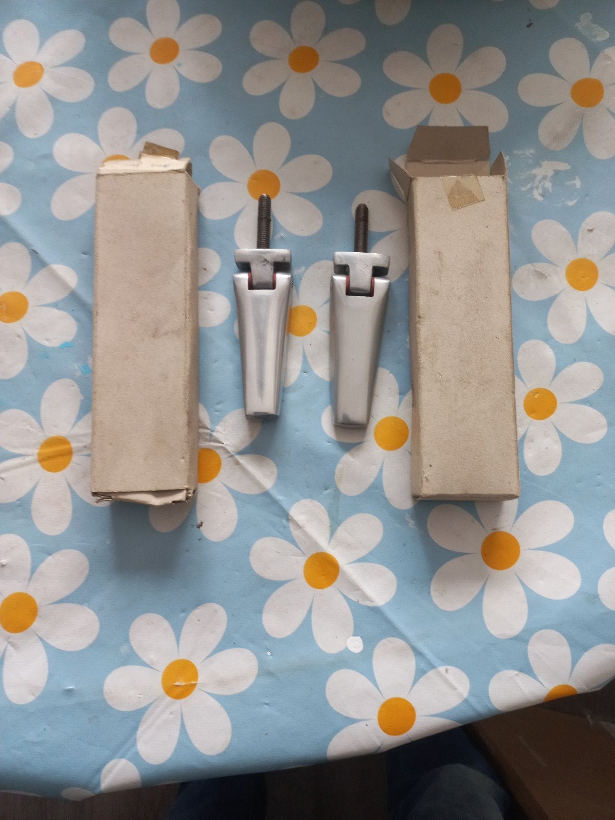 Set van 2 vintage scharnieren, nieuw., Doe-het-zelf en Verbouw, Ophalen of Verzenden, Zo goed als nieuw, Overige materialen, Scharnier