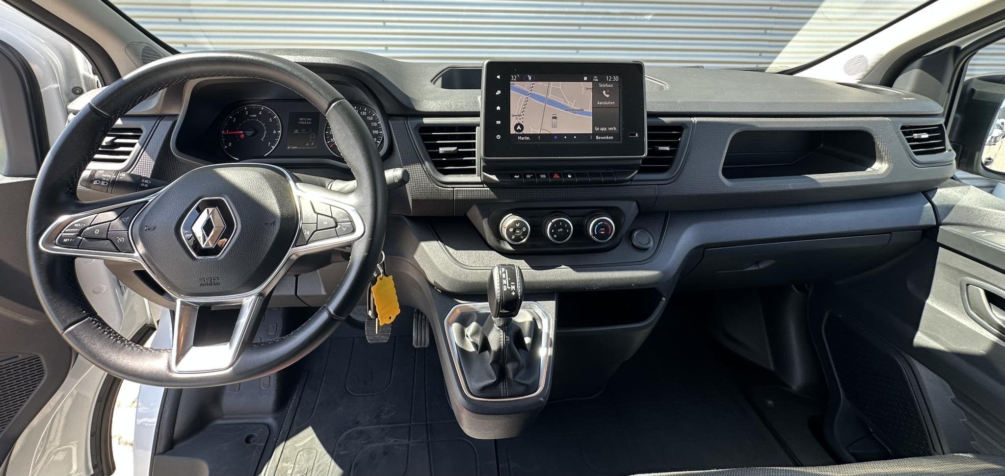 Renault Trafic 2.0 Blue dCi 150PK T30 L2H1 Automaat Cruise, Auto's, Bestelauto's, Stof, Gebruikt, Euro 6, 4 cilinders