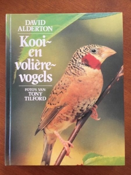 Kooi- en volierevogels - David Alderton, Boeken, Ophalen of Verzenden, Gelezen, Vogels