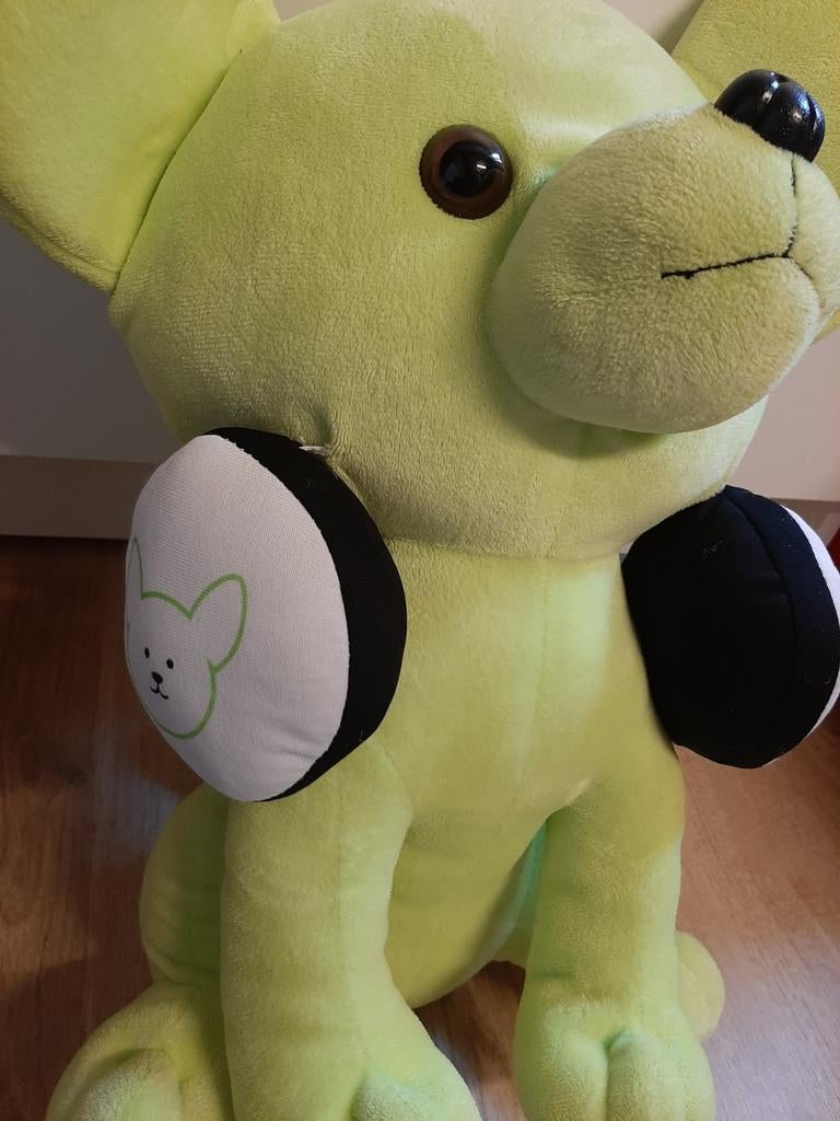 Grote chihuahua hond knuffel met koptelefoon, Ophalen of Verzenden, Hond