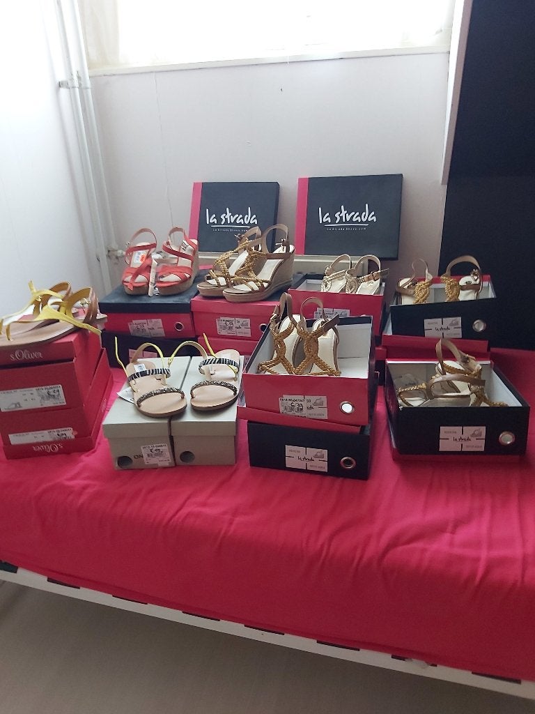 14 paar nieuwe schoenen ( rest partij ), Overige kleuren, Overige typen, Nieuw, Ophalen of Verzenden