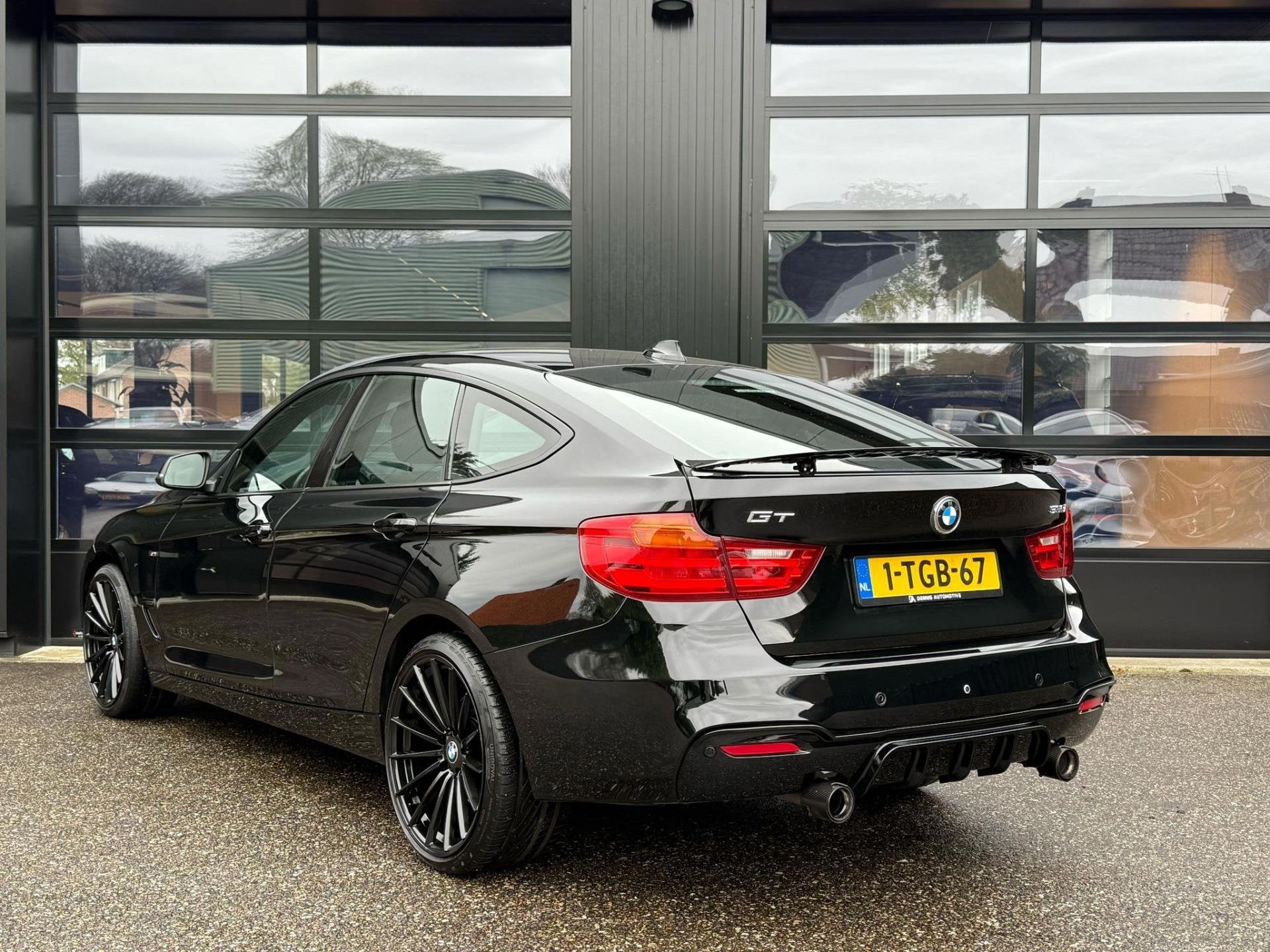 BMW 3-serie Gran Turismo 335i GT M-Sport TIK IN MOTOR, Auto's, BMW, Euro 5, Gebruikt, Zwart, Origineel Nederlands
