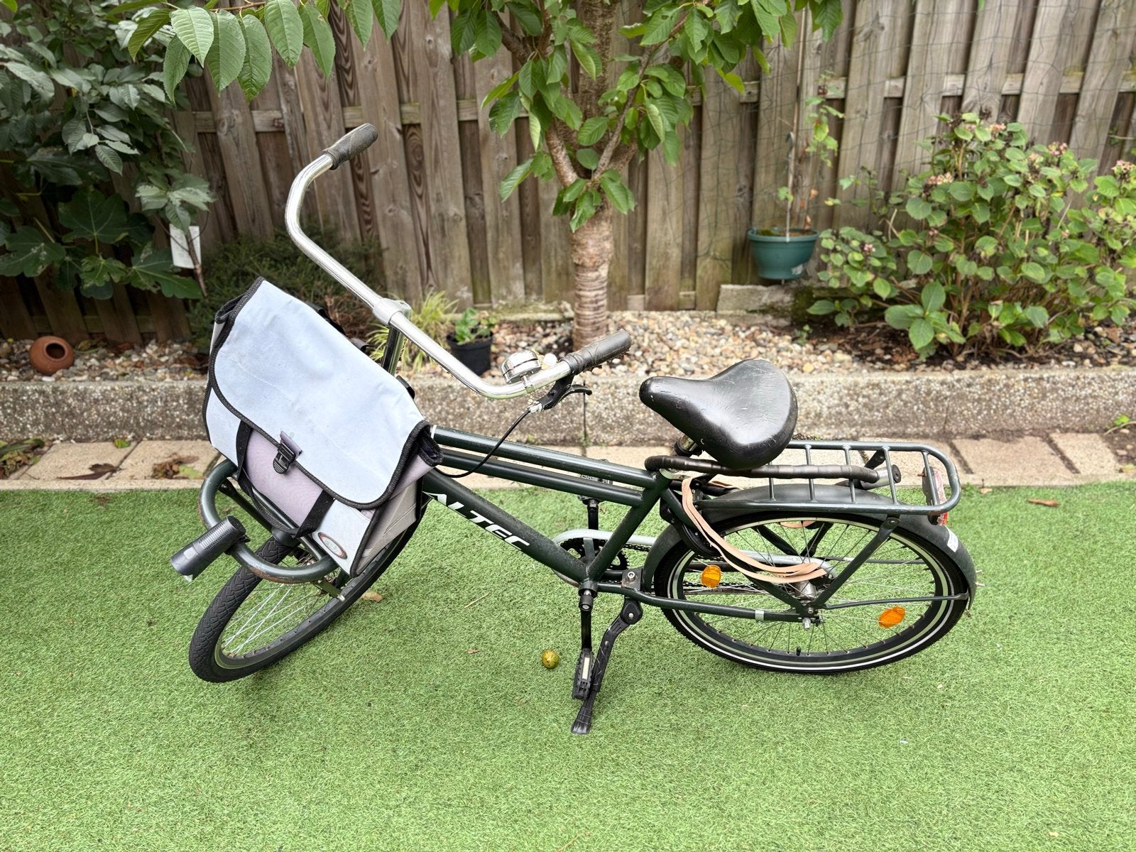 Altec fiets met voordrager en mand, Fietsen en Brommers, Ophalen, Gebruikt