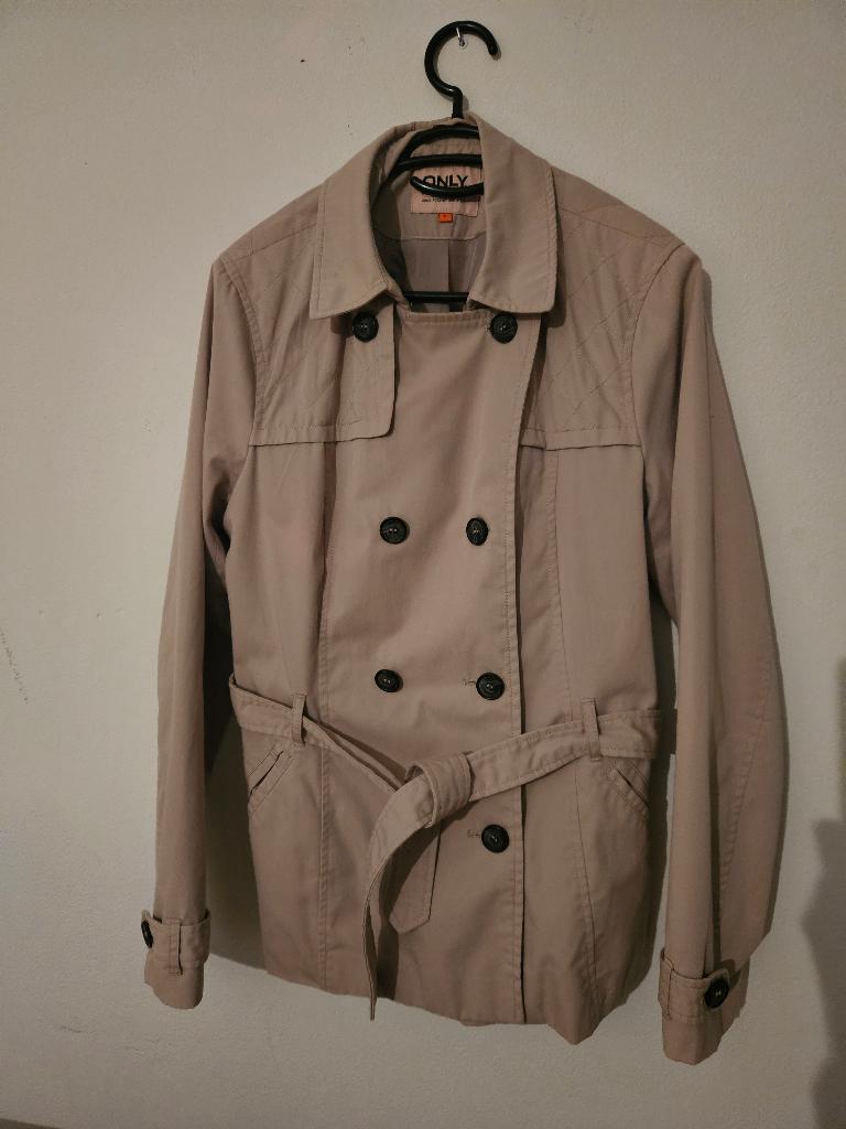Te koop Dames Jassen, Kleding | Dames, Jassen | Zomer, Maat 38/40 (M), Only, Beige, Ophalen of Verzenden