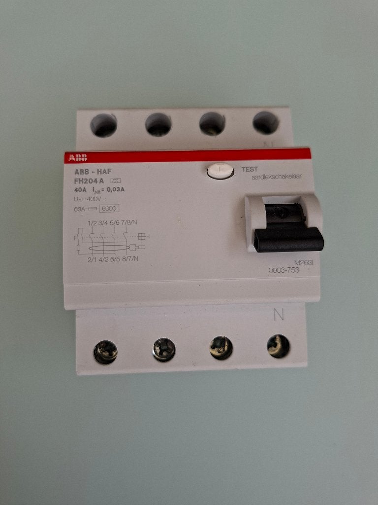 ABB HAF Aardlekschakelaar 4 posities FH204A, 40A, Ophalen of Verzenden, Zo goed als nieuw, ABB, Schakelaar
