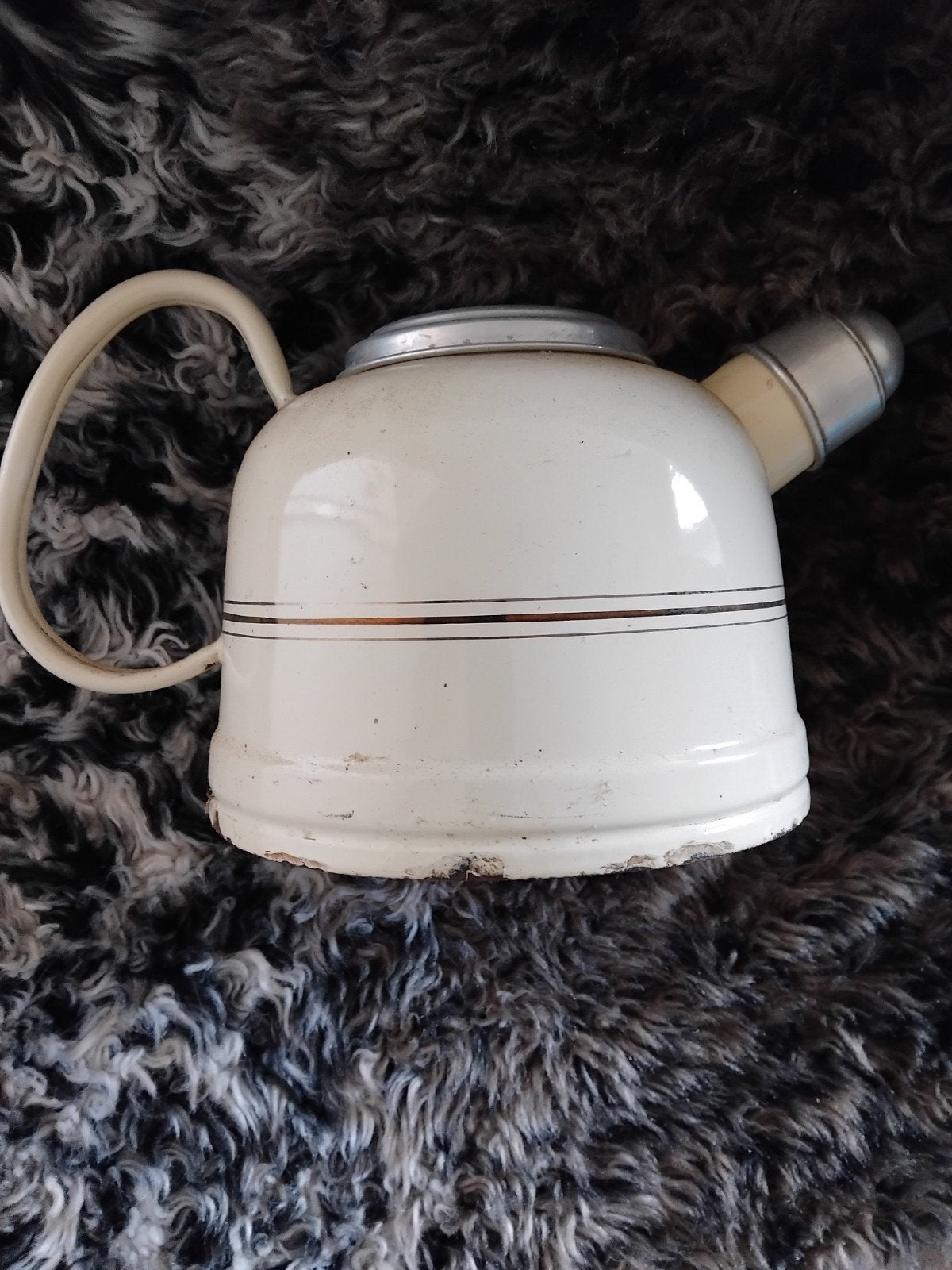 Vintage emaille theepot, wit met koperkleur strepen, Ophalen of Verzenden