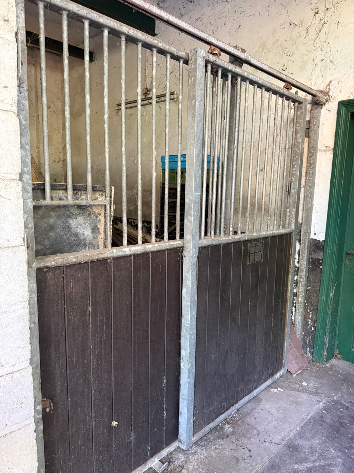 Paardenboxen 4x voorwand, Stalling