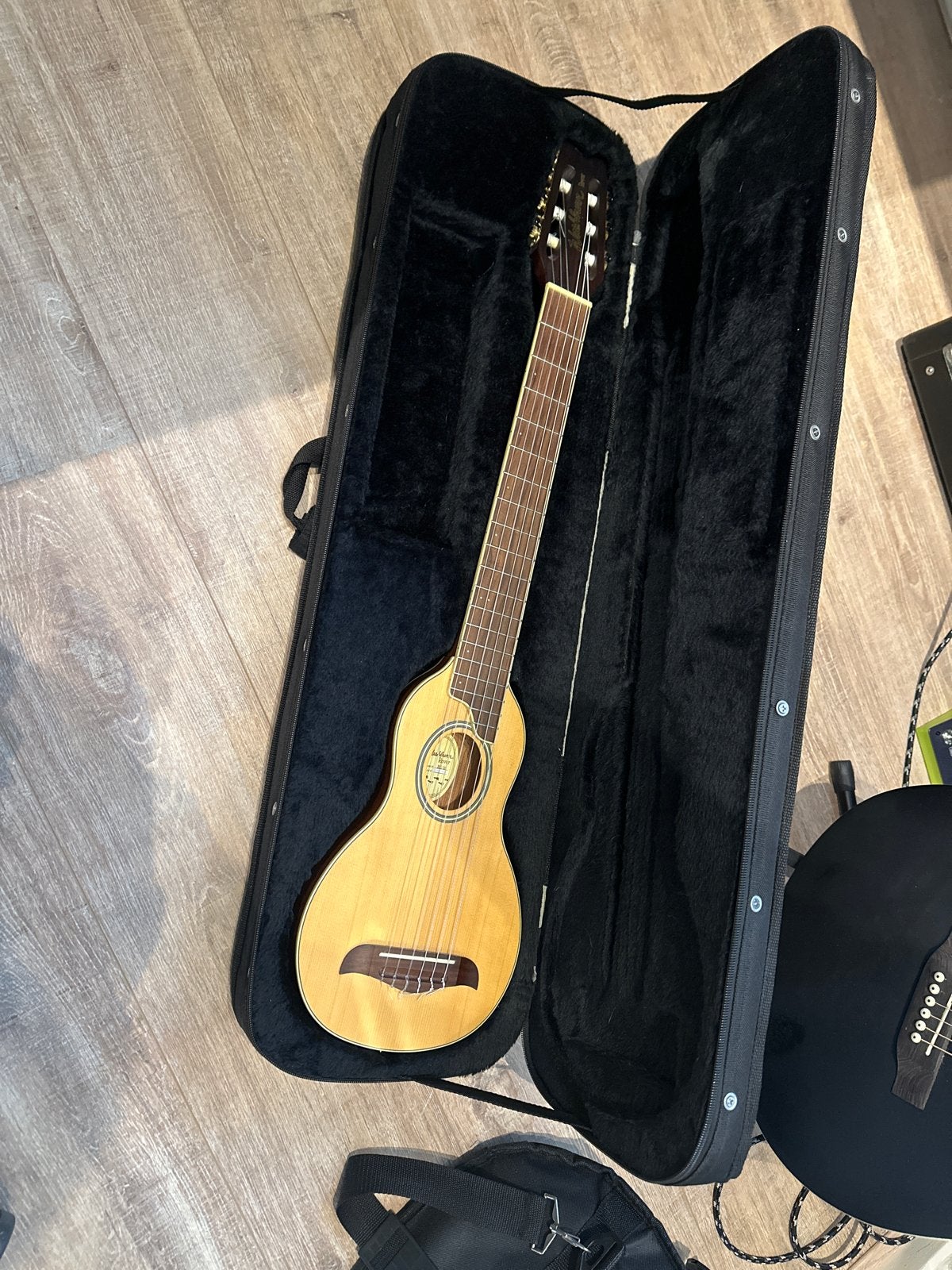 Washburn Rover Reisgitaar met Koffer, Ophalen of Verzenden, Zo goed als nieuw, Western- of Steelstringgitaar, Met koffer