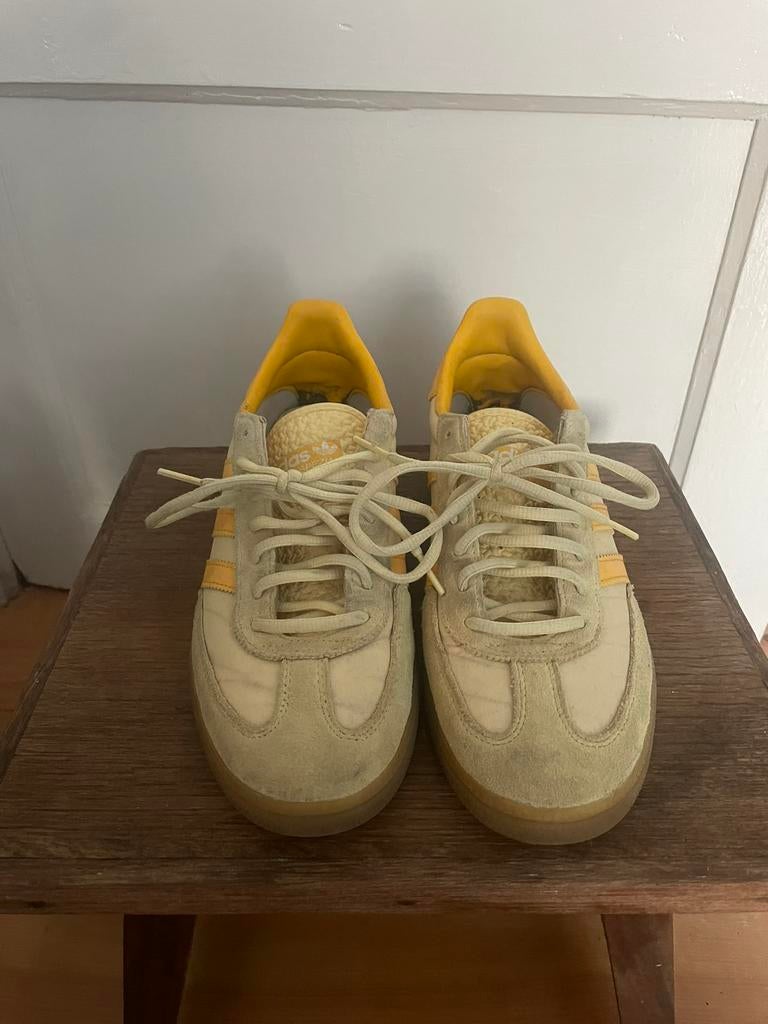 Adidas handball spezial 43 1/3, Geel, Ophalen of Verzenden, Sneakers of Gympen, Gedragen